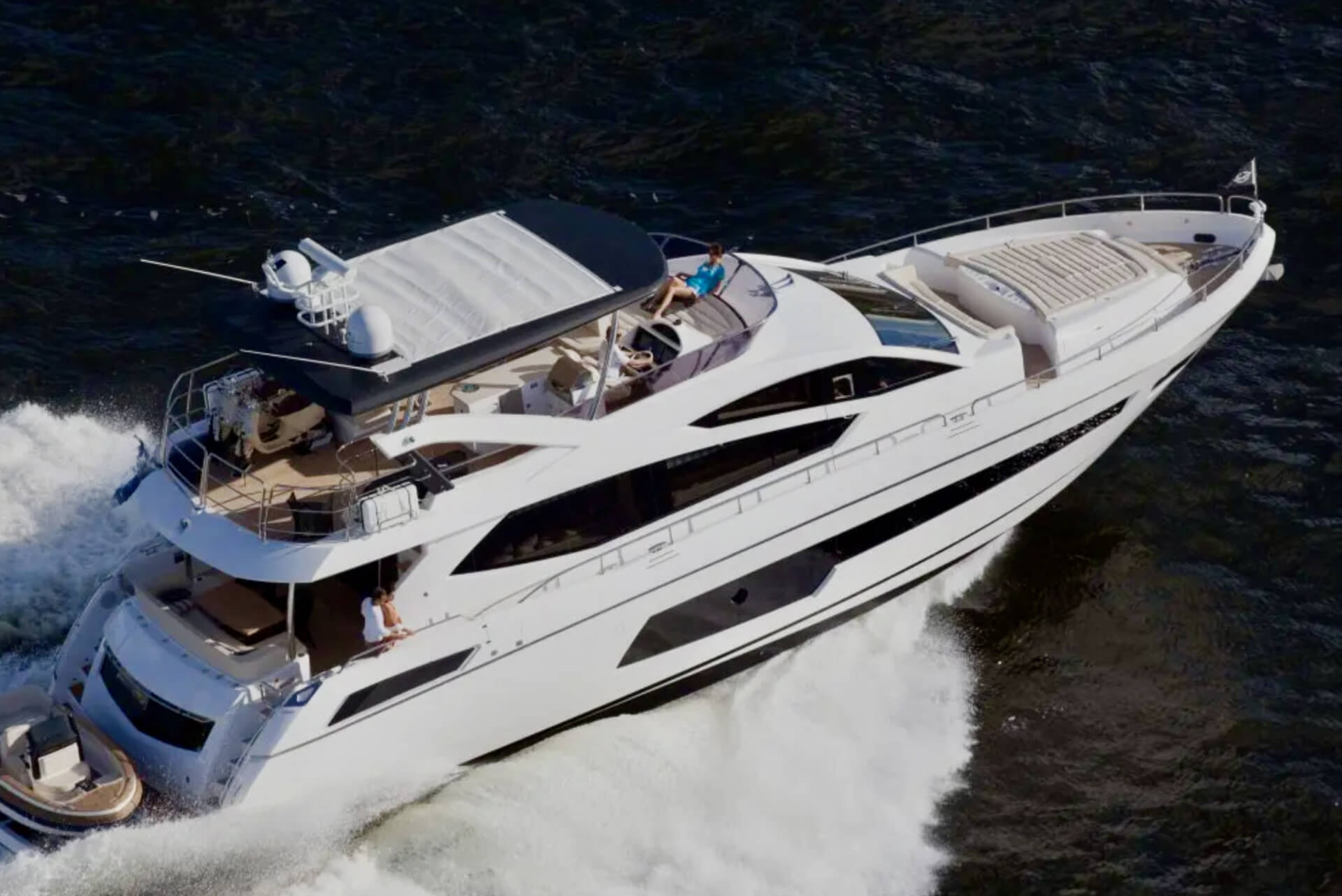 Yacht SARAHLISA, Sunseeker 75 | CHARTERWORLD Luxury Superyacht